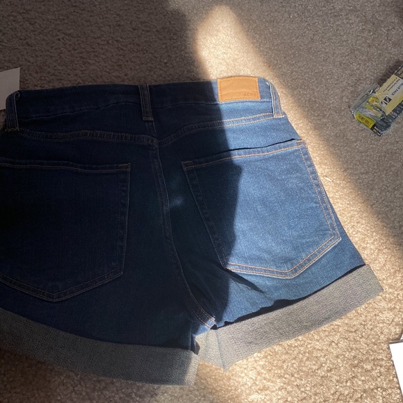 Too small - Picture 3 of 5